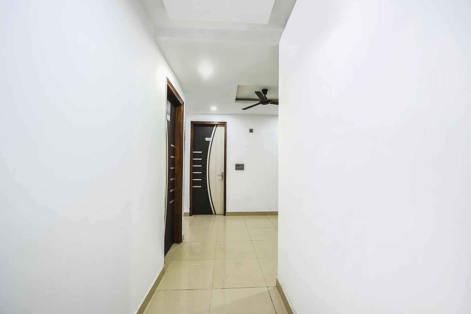 Fabhotel The Royal Residency New Delhi Exterior photo