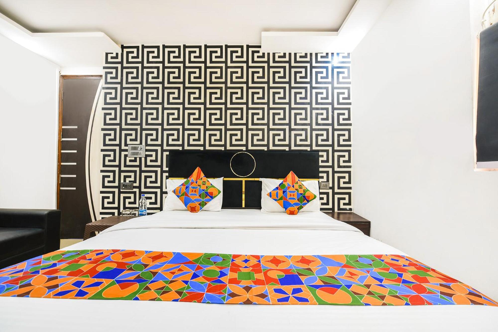 Fabhotel The Royal Residency New Delhi Exterior photo